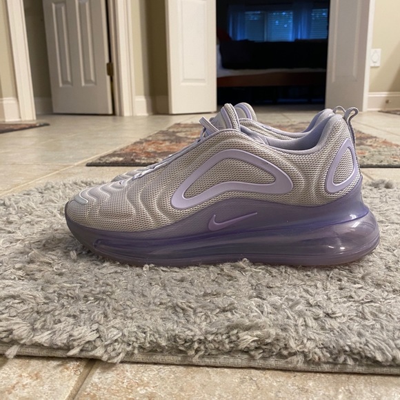 Nike Airmax 720 - Picture 2 of 9